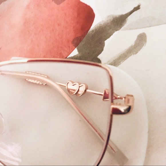 Heart & arrow frame glasses - Picture 3 of 6